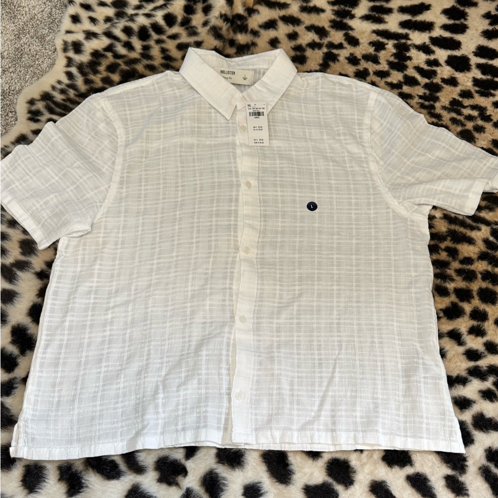 Hollister Men’s Short Sleeve Button Up Size L NWT
